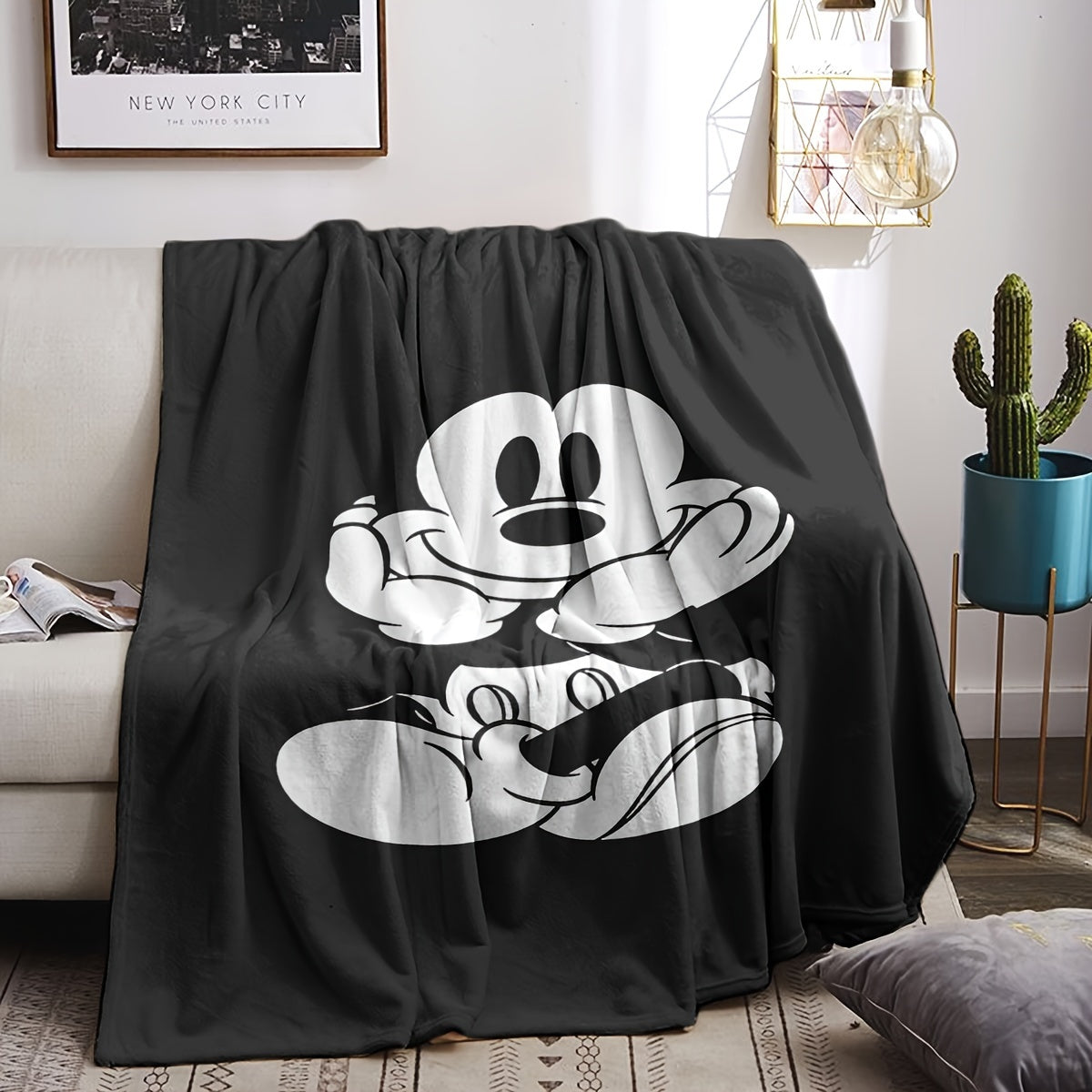 MickeyDream - Soft & Fun Fleece Throw Blanket for the Whole Family
