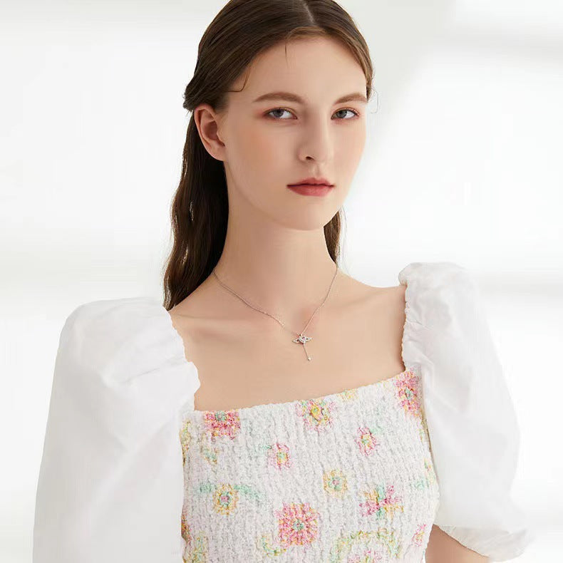 Livia - Elegant Angel Wing Pendant Necklace