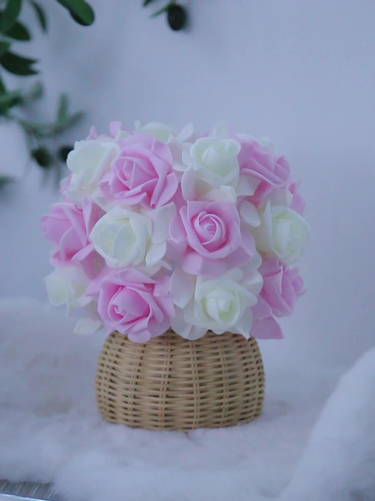 FloraGlow - Art Deco Rose Table Lamp with USB Port