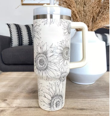 HydraChic Thermal Mug - Elegant Insulation for Hot and Cold Drinks