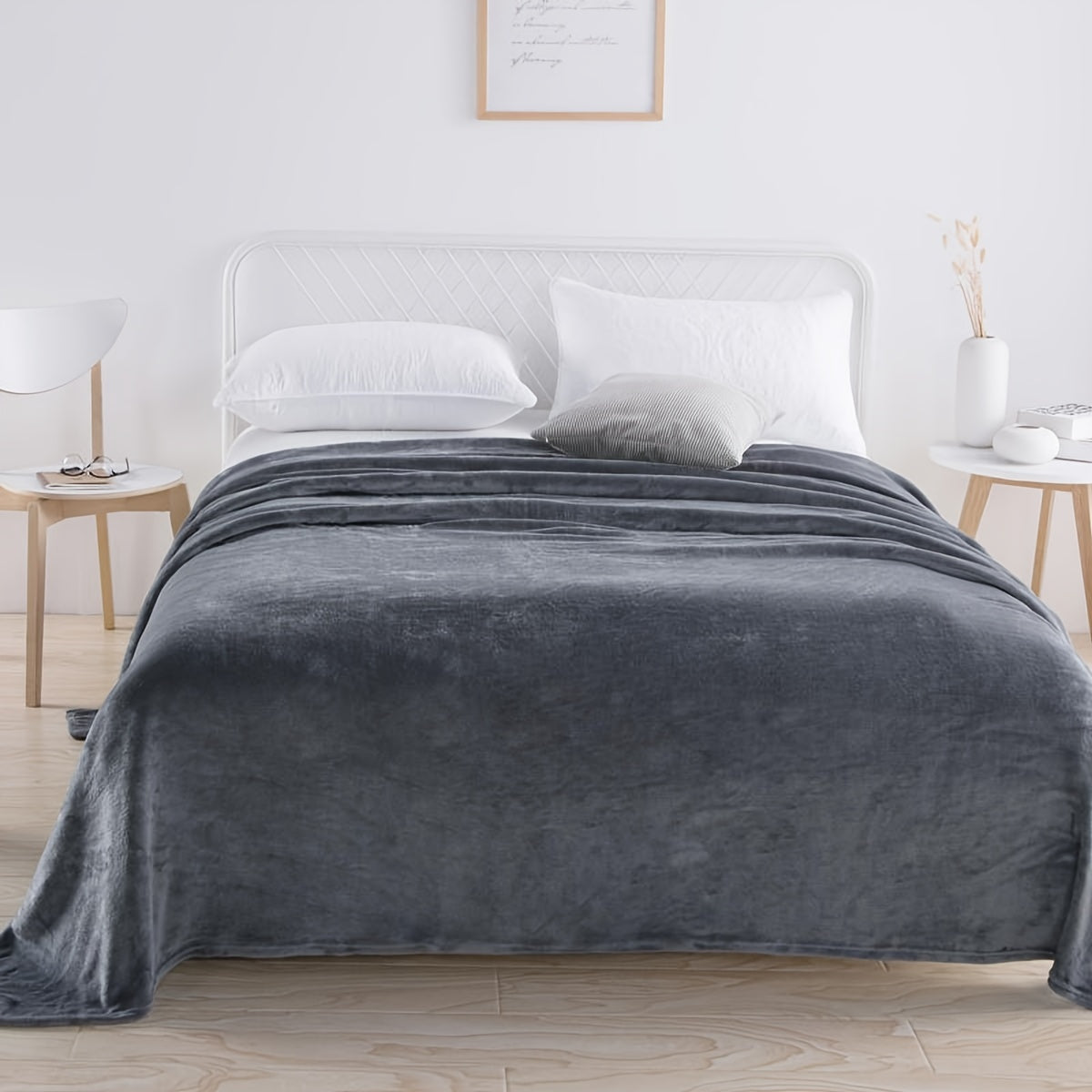 UrsaWeave - Soft Warm Flannel Throw for All Seasons
