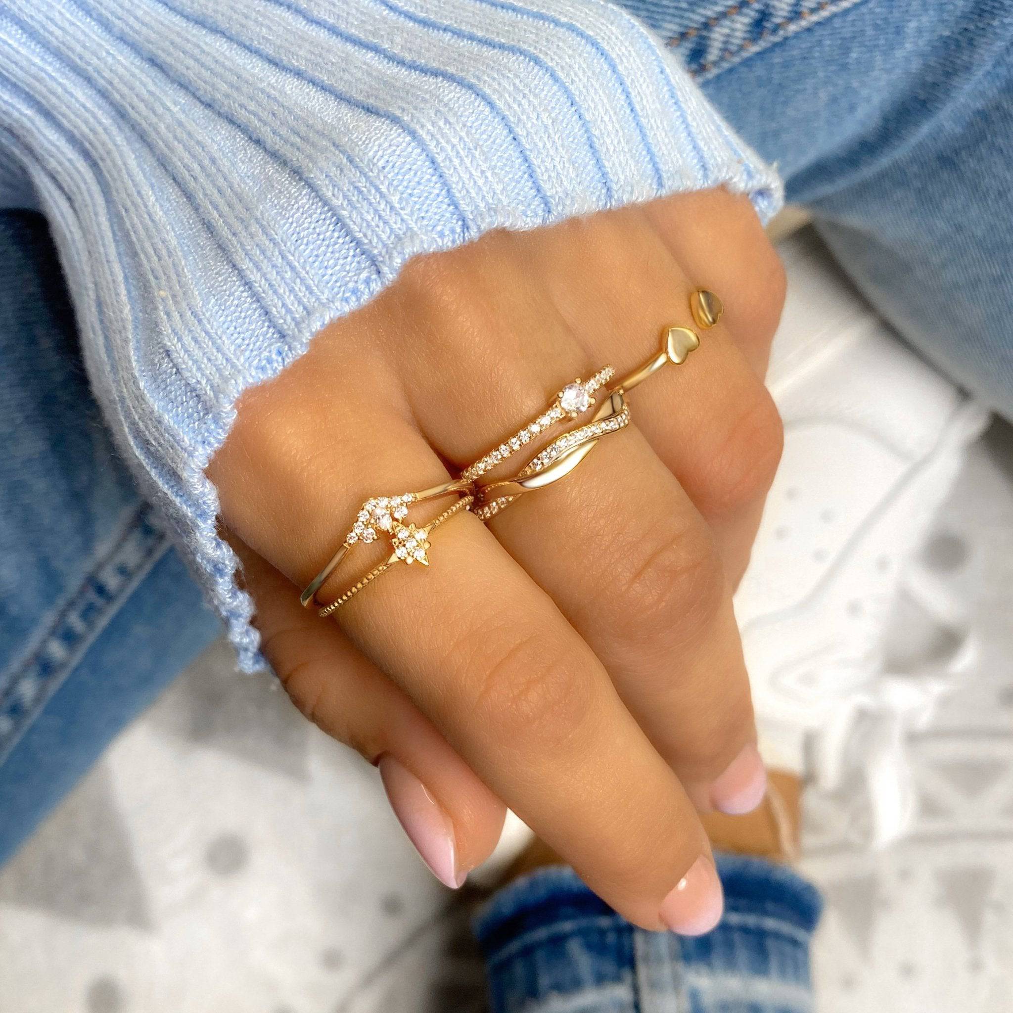 Sienna - Elegant Gold-Plated Ring with Dazzling Zirconia Centre