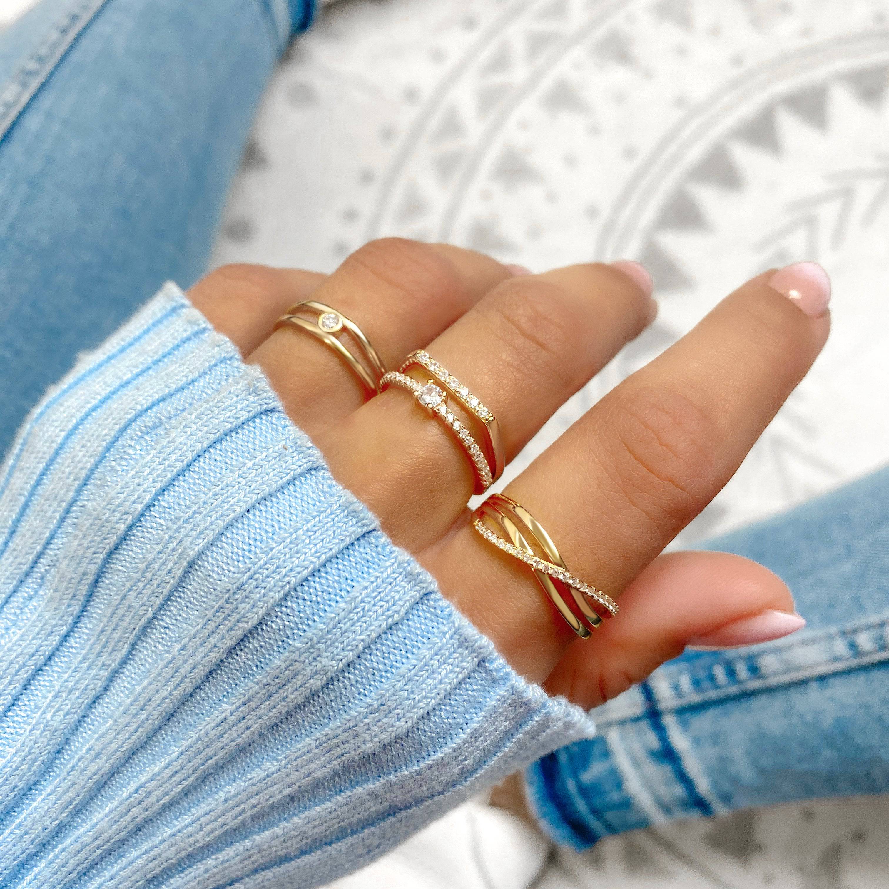 Sienna - Elegant Gold-Plated Ring with Dazzling Zirconia Centre