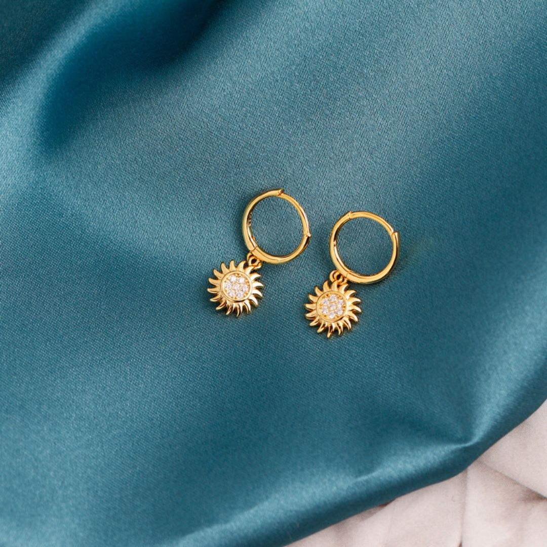 Elara - Boucles d'oreilles élégantes au motif soleil
