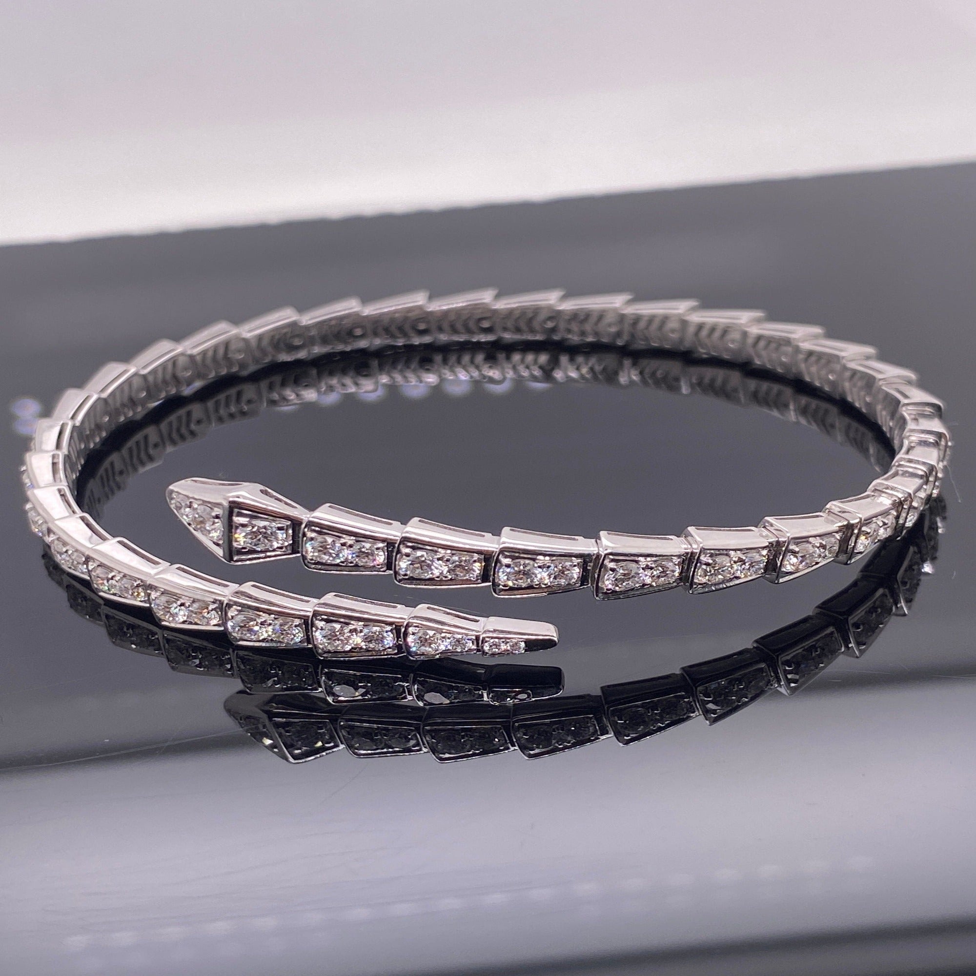 Eternity Band - Bracelet serpent de luxe à finition brillante