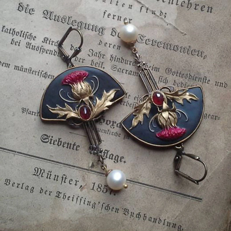 Elodie - Boucles d'oreilles bohème chic en perles et cristaux rouges