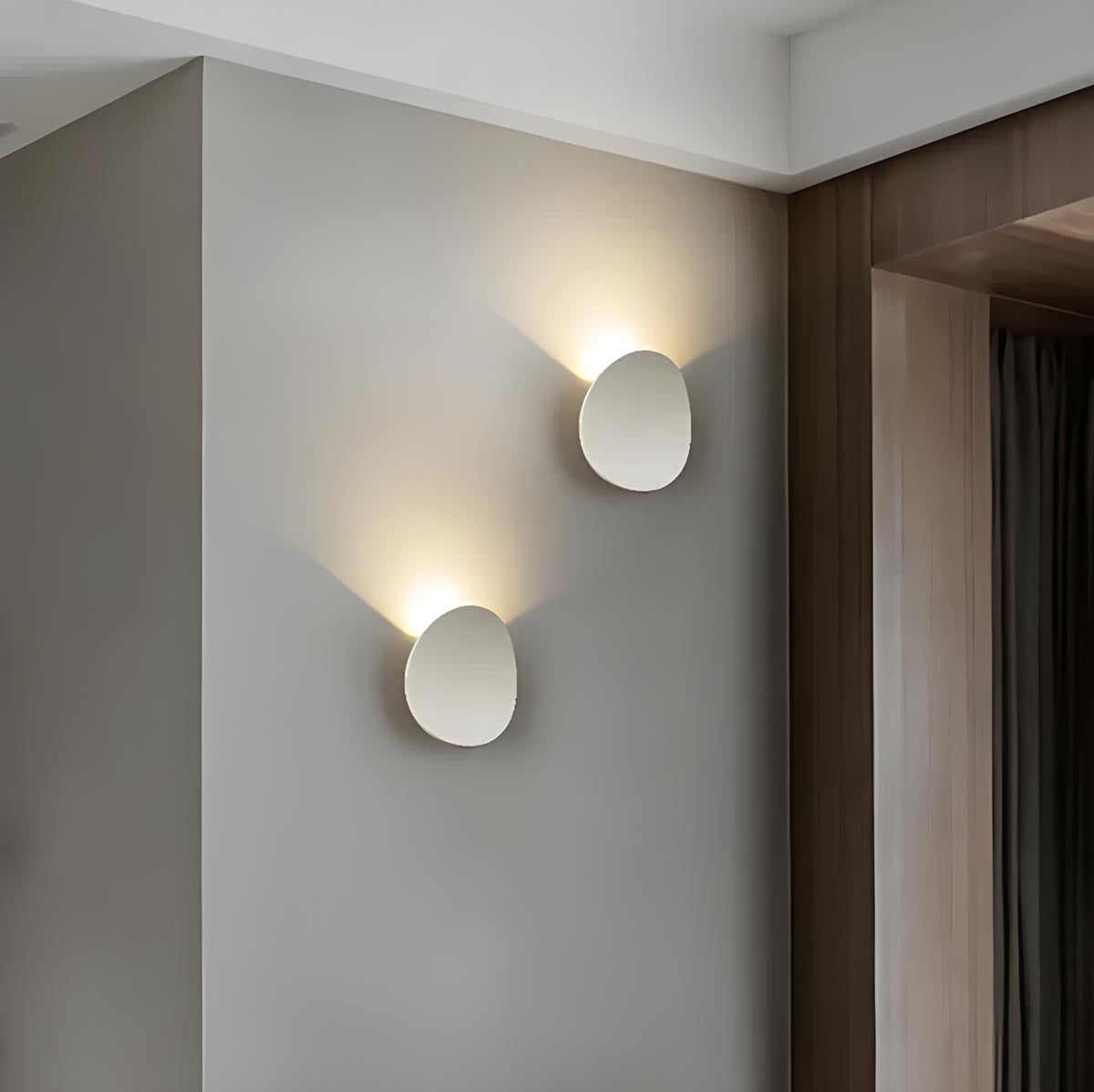 DuskGlow - Elegant Wall Sconce for Ambient Light