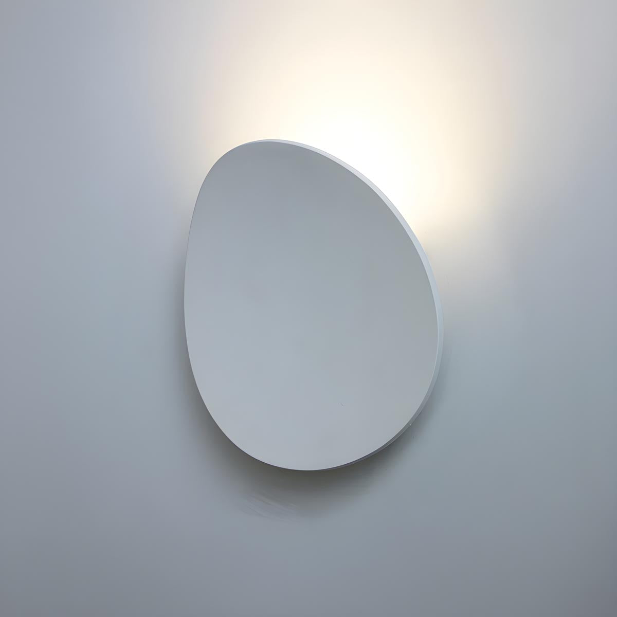 DuskGlow - Elegant Wall Sconce for Ambient Light