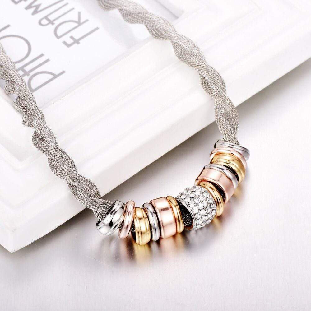 Lynora Collier Tressé Argent – Bijou Élégant Tendance