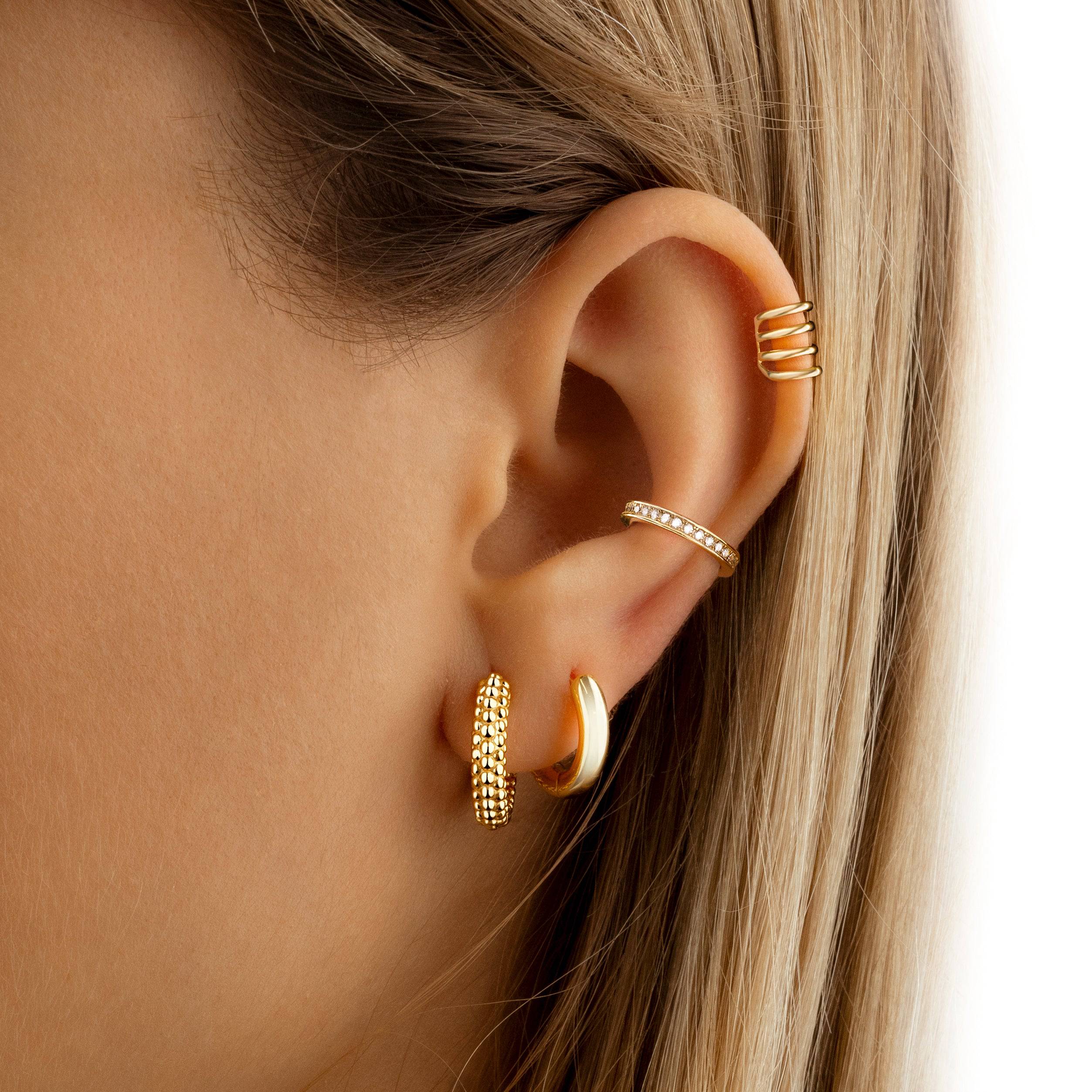 Aurilia - Elegant Gold Hoop Earrings