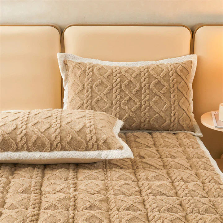LuxeLoom - Luxurious Flannel Duvet for Optimal Warmth