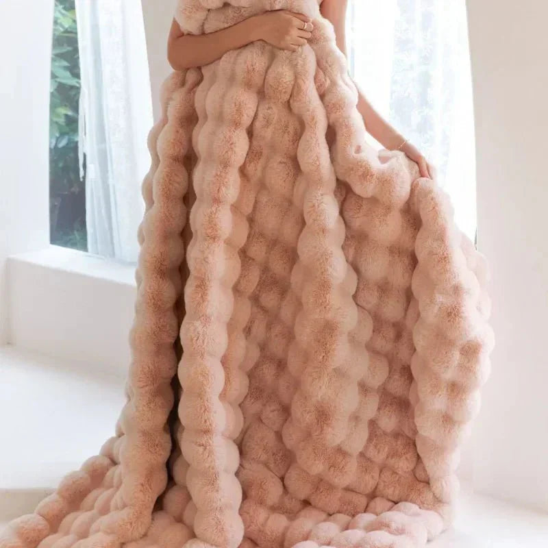 LuxeFluffy - Cozy Faux Fur Winter Throw Blanket