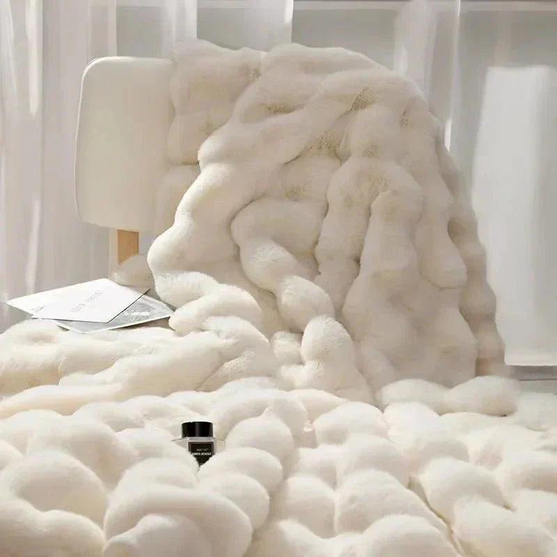 LuxeFluffy - Cozy Faux Fur Winter Throw Blanket