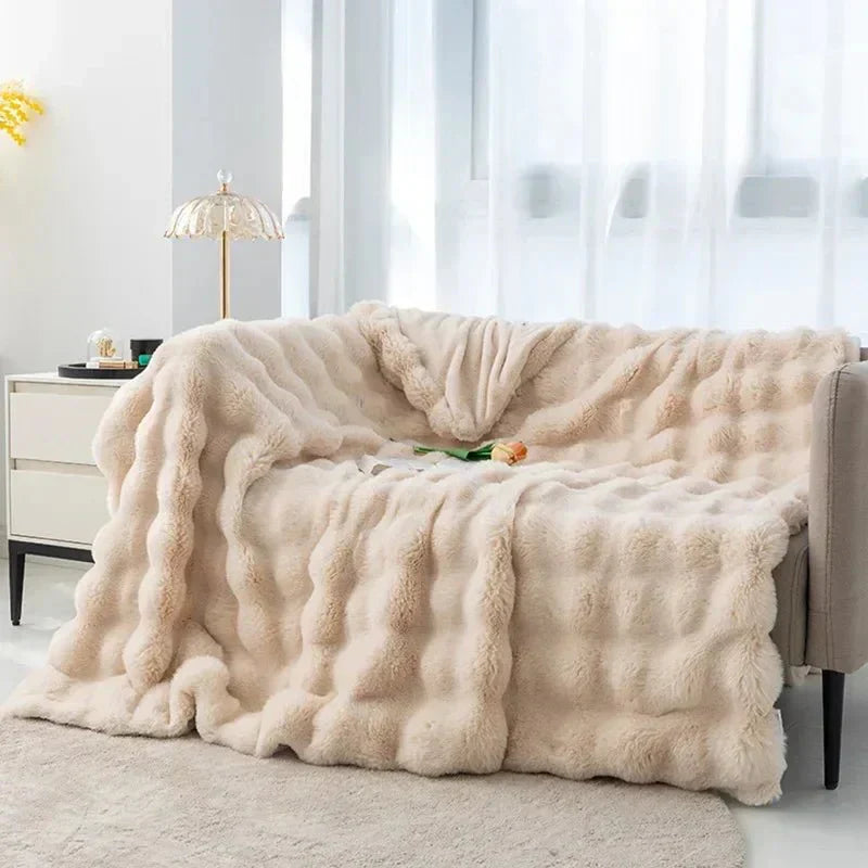 LuxeFluffy - Cozy Faux Fur Winter Throw Blanket