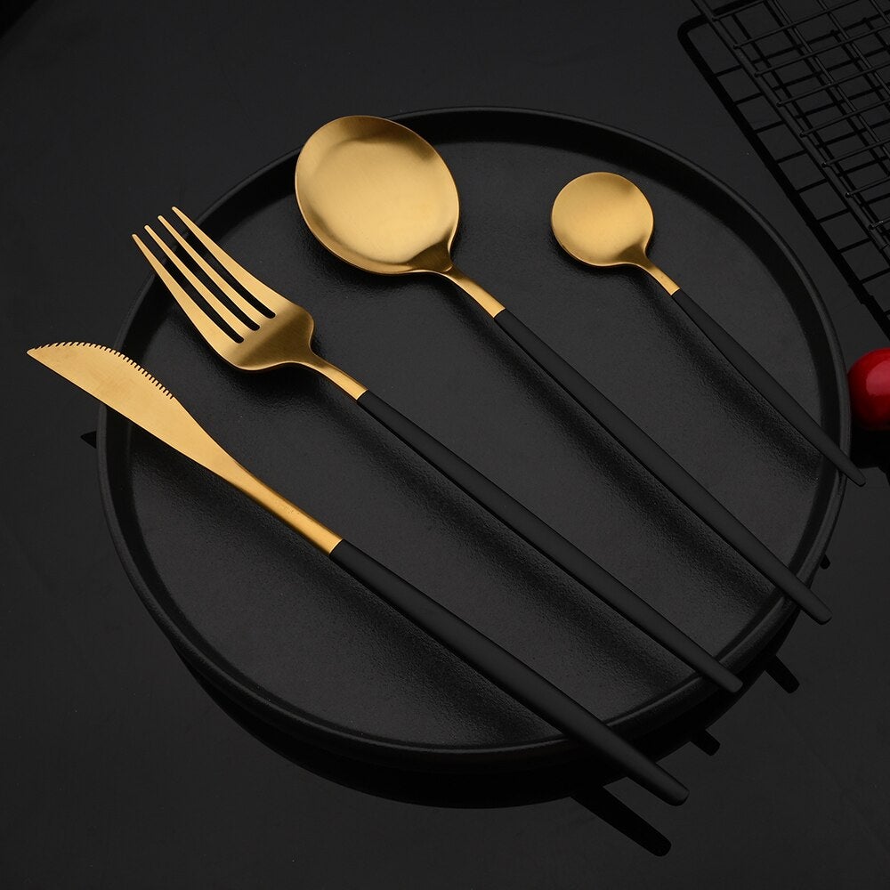 RoyalGlimmer Gold Cutlery Set - Elegant Flatware for a Luxurious Table