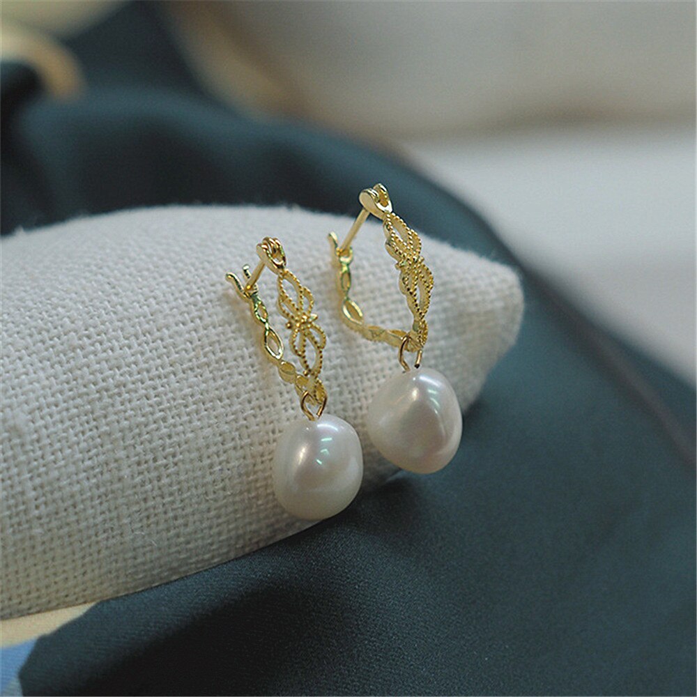 Vivienne - Natural Freshwater Pearl Earrings