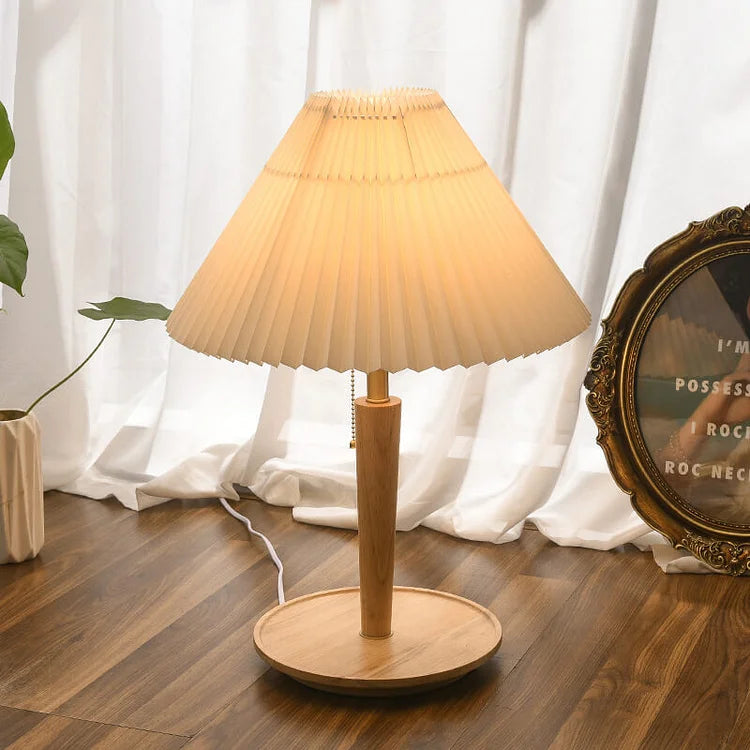 Woodly - Vintage Wood Table Lamp with Pleated Design