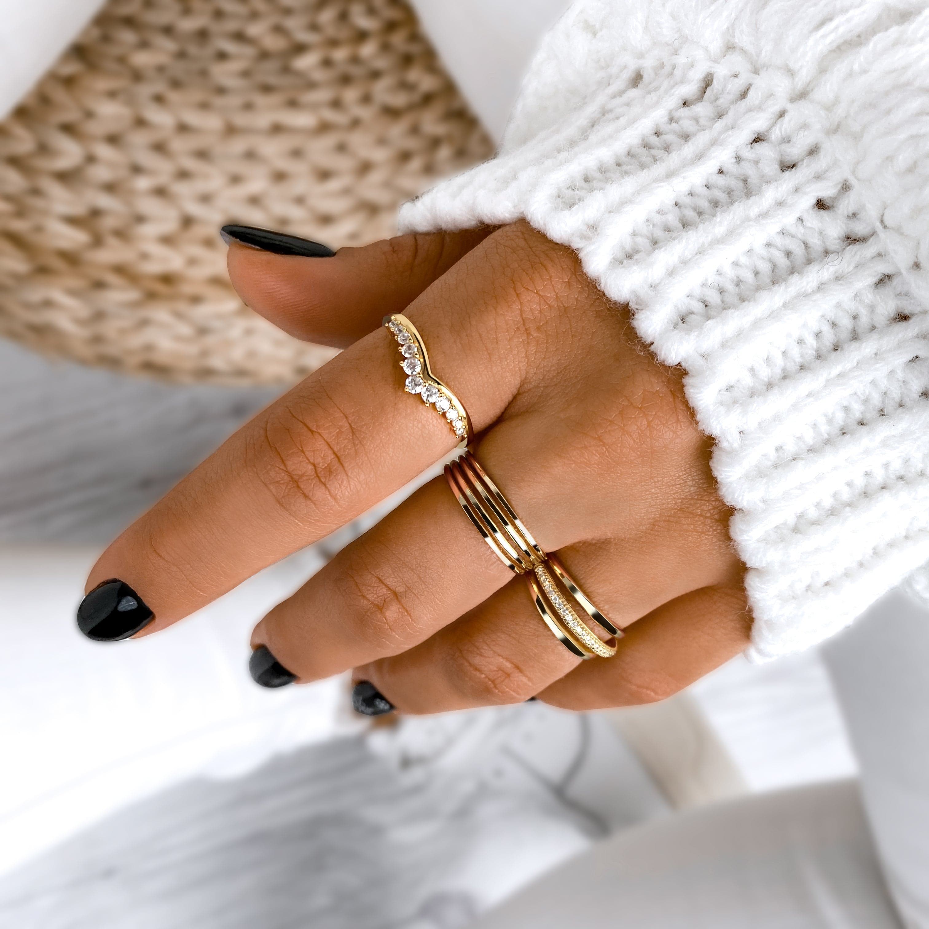 Allegra - Zirconia Crown Ring with an Elegant Touch