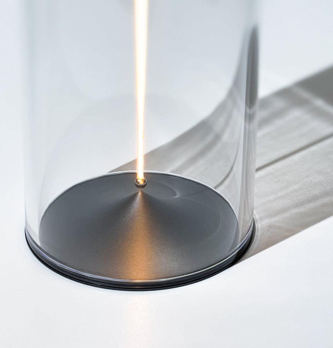 Curvatta - Elegant Dimmable Cordless Table Lamp