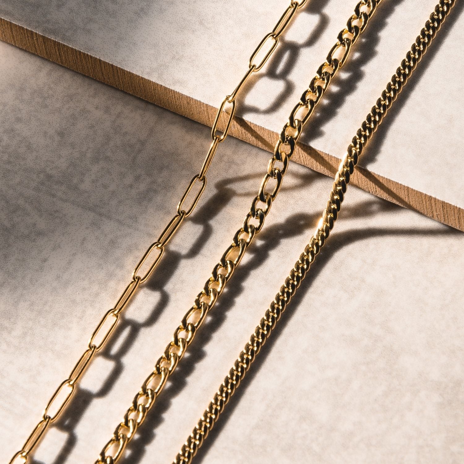 Lola - Collier ras-de-cou minimaliste élégant