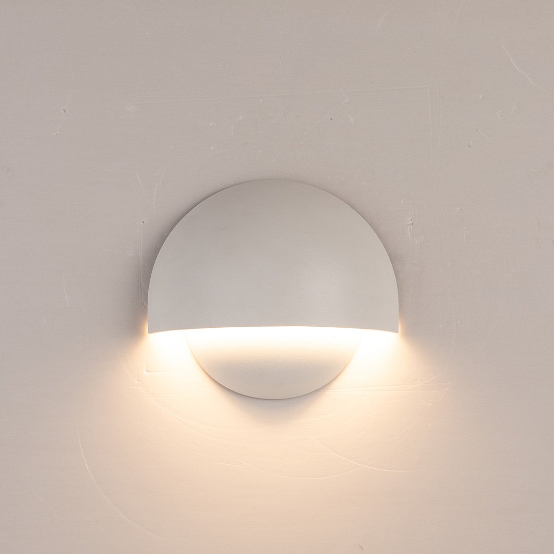 AquaLight - Applique Murale LED Extérieure Moderne et Étanche