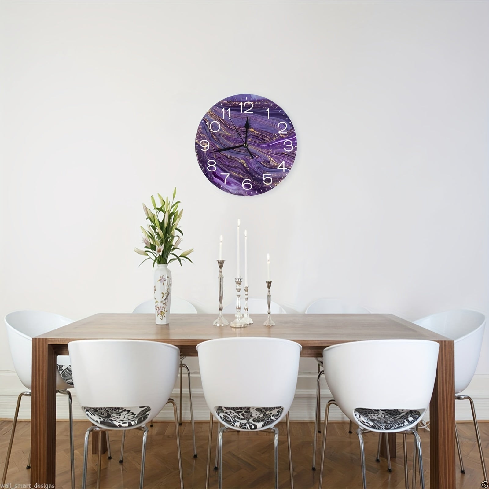 VioletGlow Clock - Horloge Murale Abstraite Violette a Accents Dores