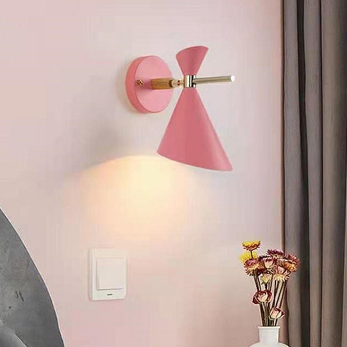 NordicElegance Wall Light - Minimalist LED Horn-Shaped Sconce