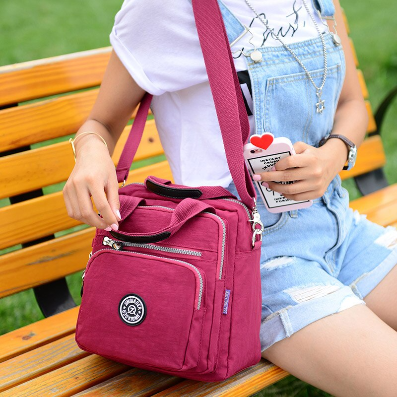 UrbanChic Crossbody Bag – Sac Imperméable Stylé