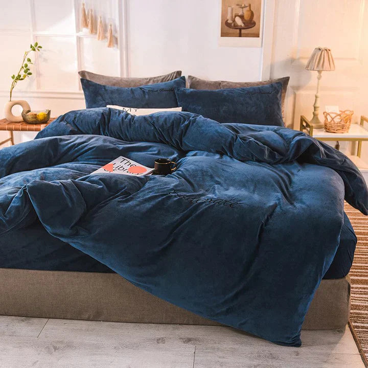 SilkCloud - Soft Warm Fleece 3-Piece Bedding Set