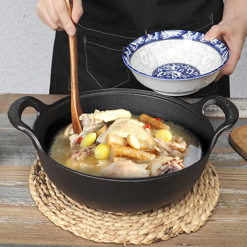 CastePrima - Non-Stick Cast Iron Skillet with Wooden Lid