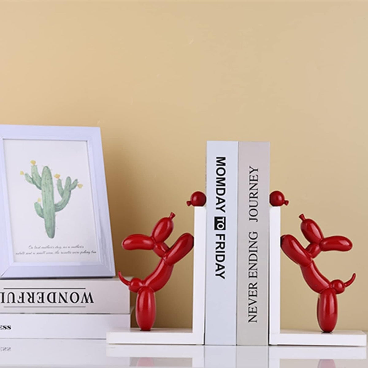 BalloonDog - Playful Bookends for Creative Interiors