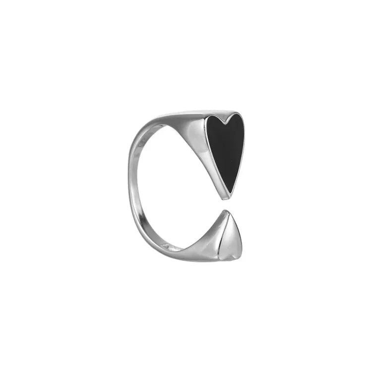 Evelyn - Bague symétrique à cœurs, romantisme et style