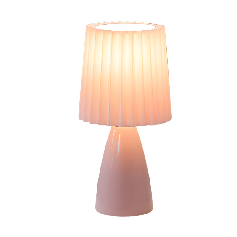 ChicGlow - Dimmable Table Lamp with USB Charging Port