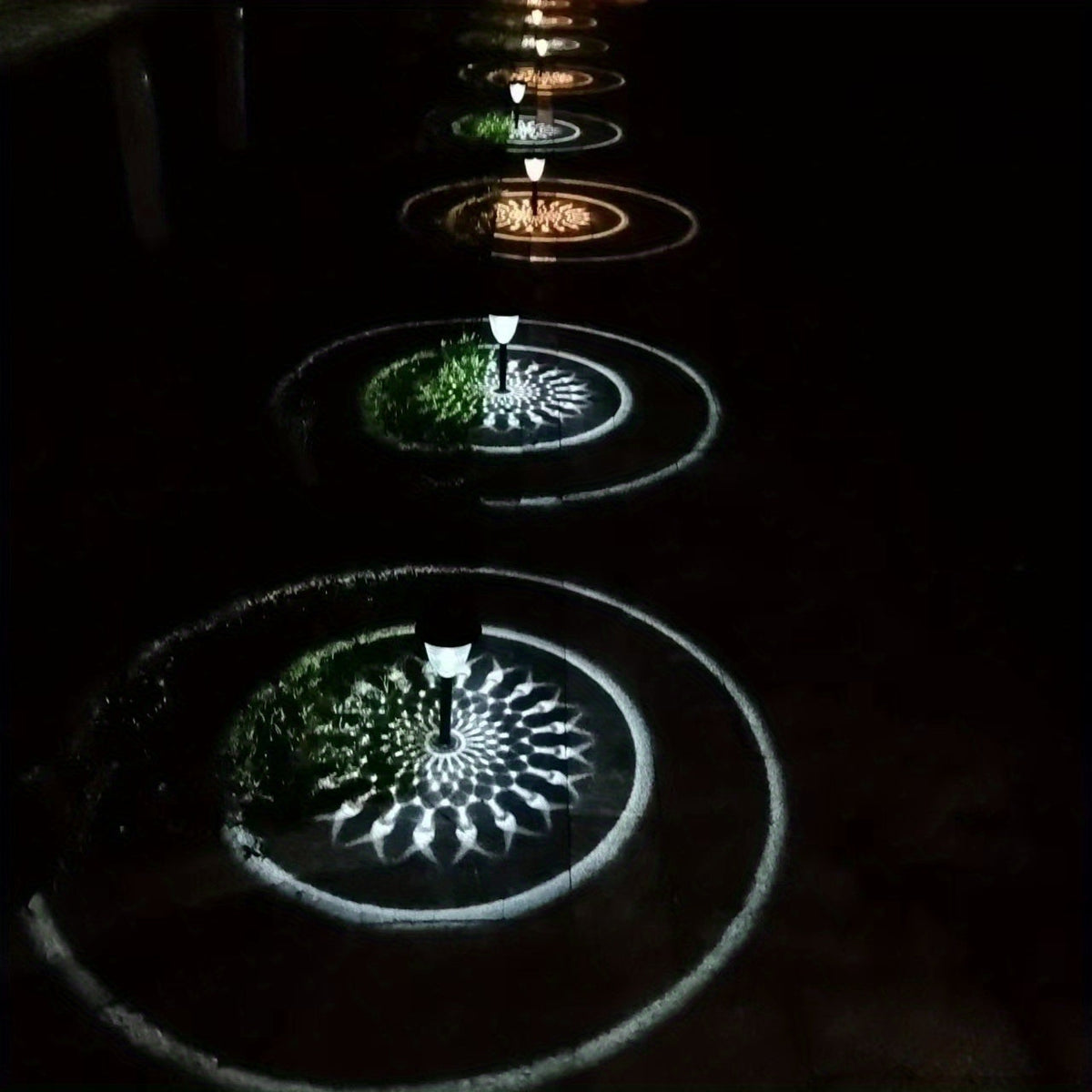 Ianthera - Color-Changing Solar Garden Lights Set of 4