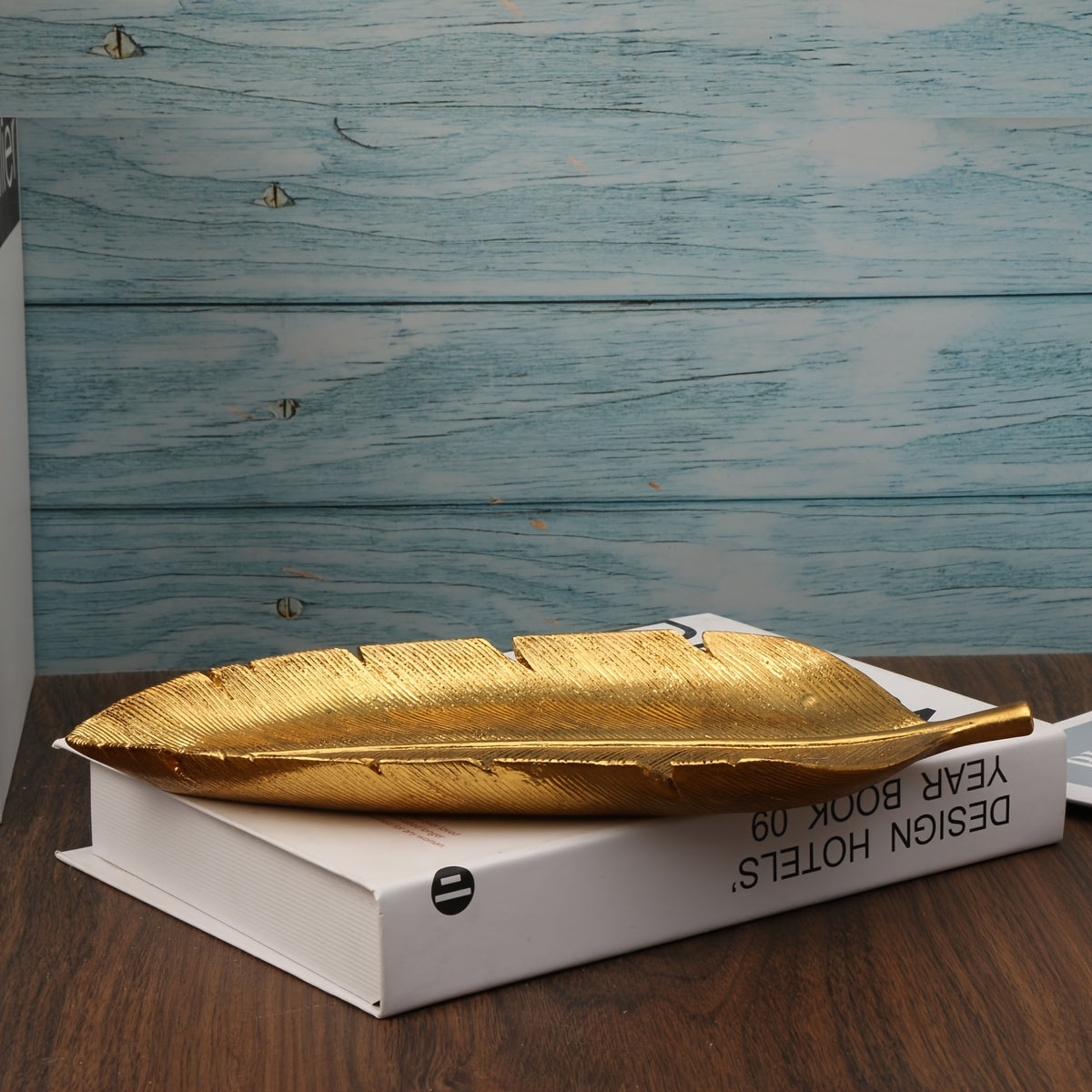 LeafTray - Decorative Leaf-Shaped Resin Tray