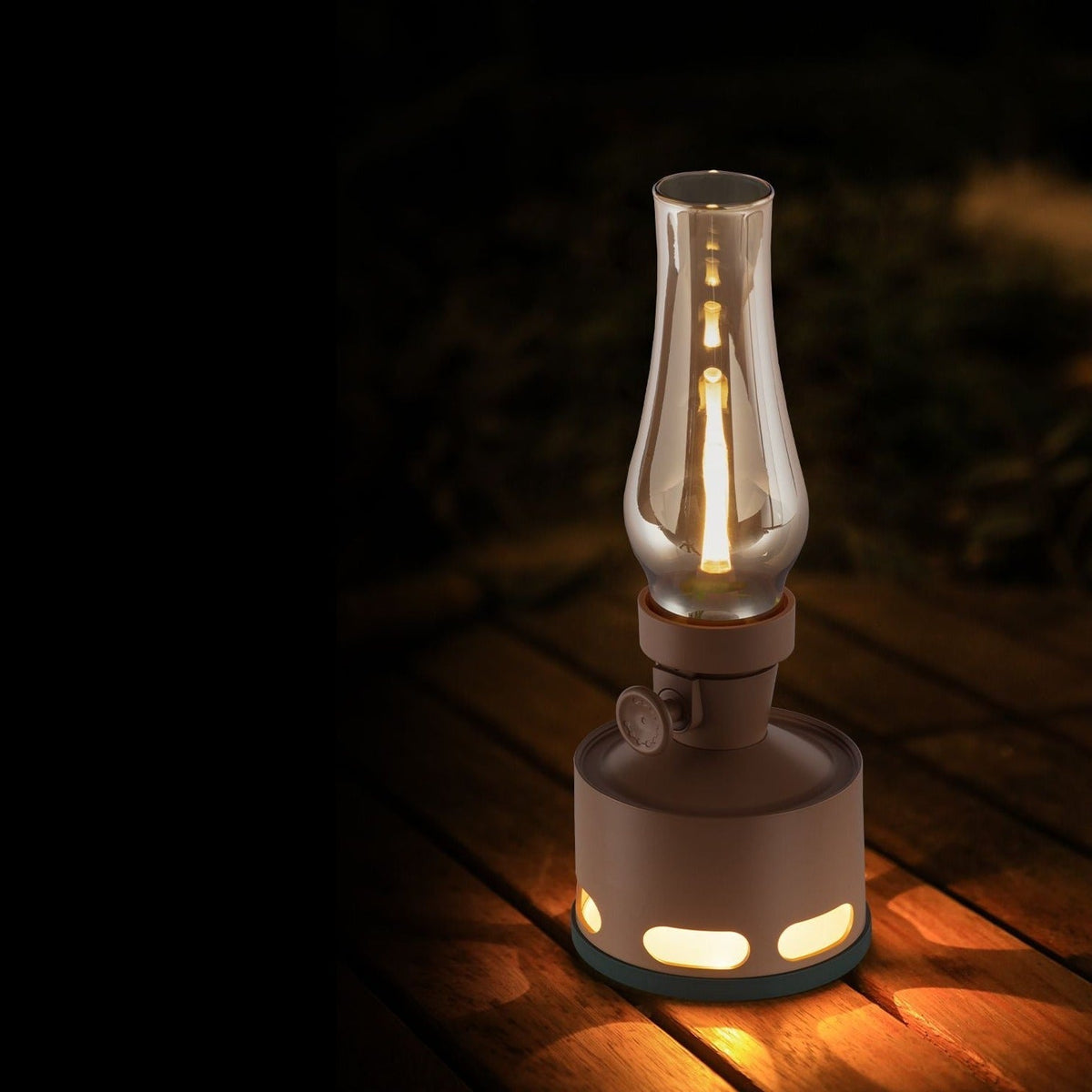 NostalgiaLamp - Vintage LED Lantern for Cozy Evenings
