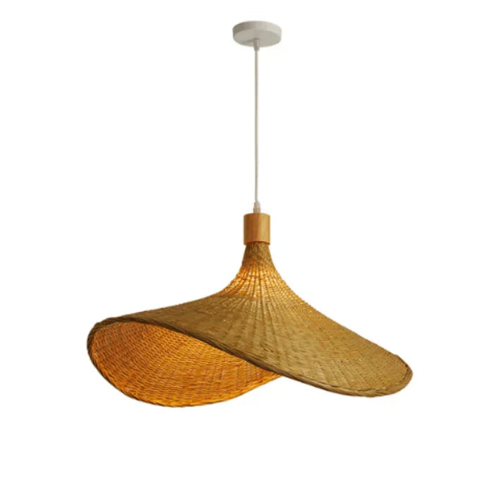 RusticWeave Light – Élégante Suspension en Rotin