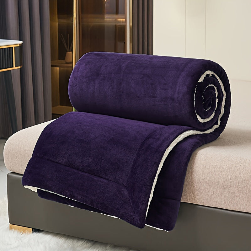 Luxe Comfort - Ultra-Soft Dark Purple Fleece Throw Blanket