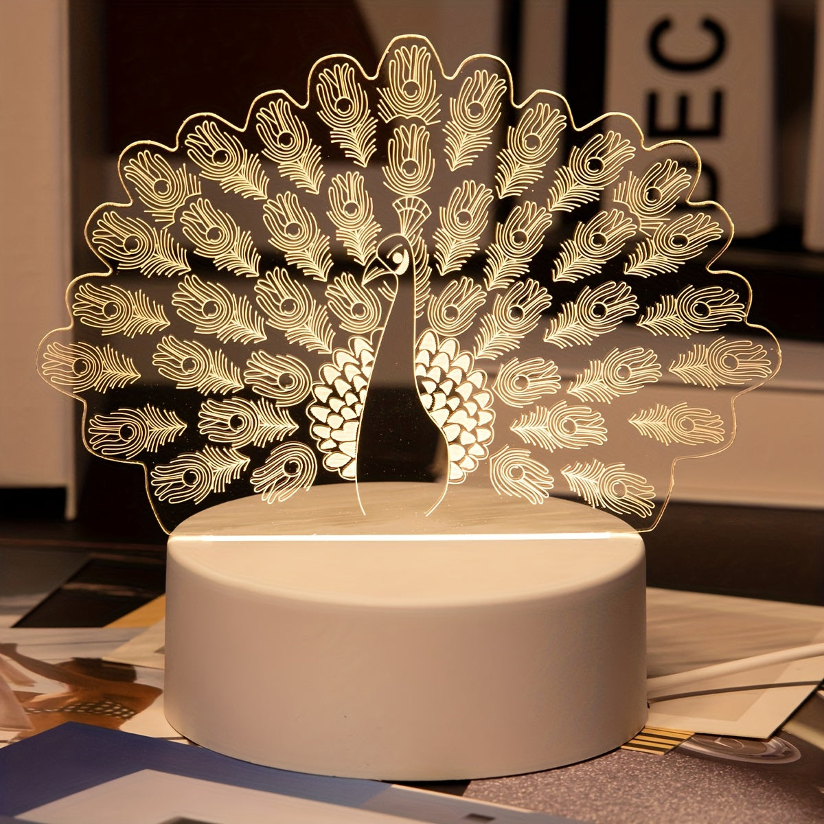 LumiPauw - LED USB Desk Lamp with Peacock Design
