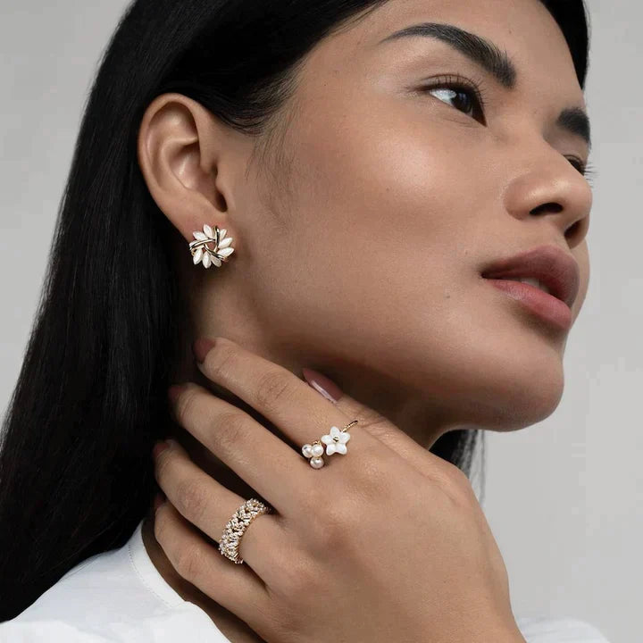 Clous d'Oreilles Fleur Opale Chic - Doré 14K