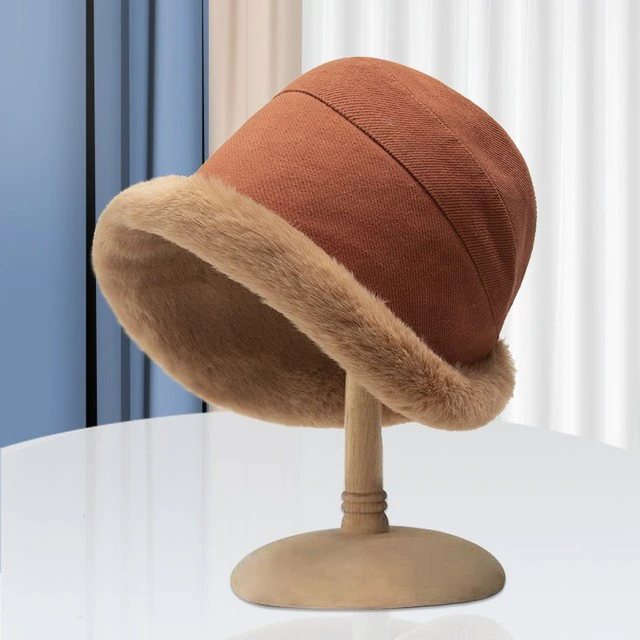 WinterGlow - Luxurious Warm and Elegant Winter Beanie