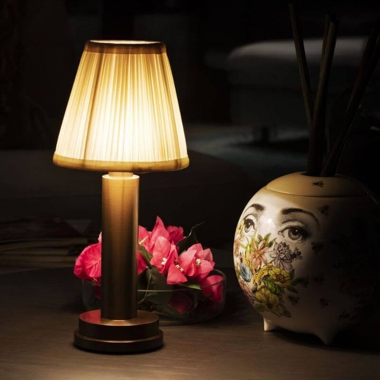Doku - Wireless Dimmable Table Lamp with Fabric Shade