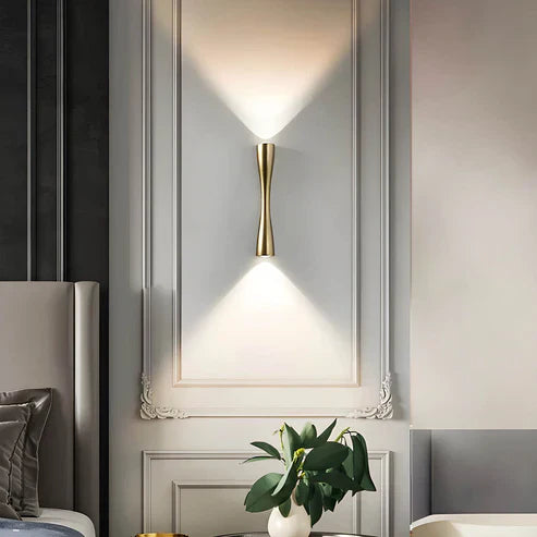 RéconfortGlow - Elegant Wall Sconce for Ambient Lighting