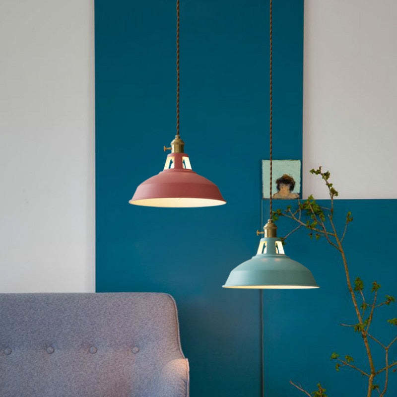 RadiantGlow Chandelier - Elegant Metal Chandelier for Stylish Interiors