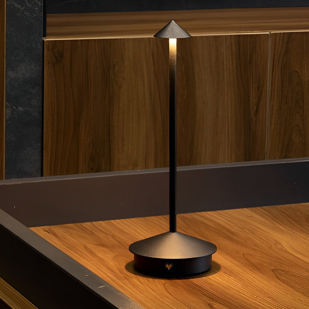 Pina Pro - Cordless Dimmable USB Table Lamp