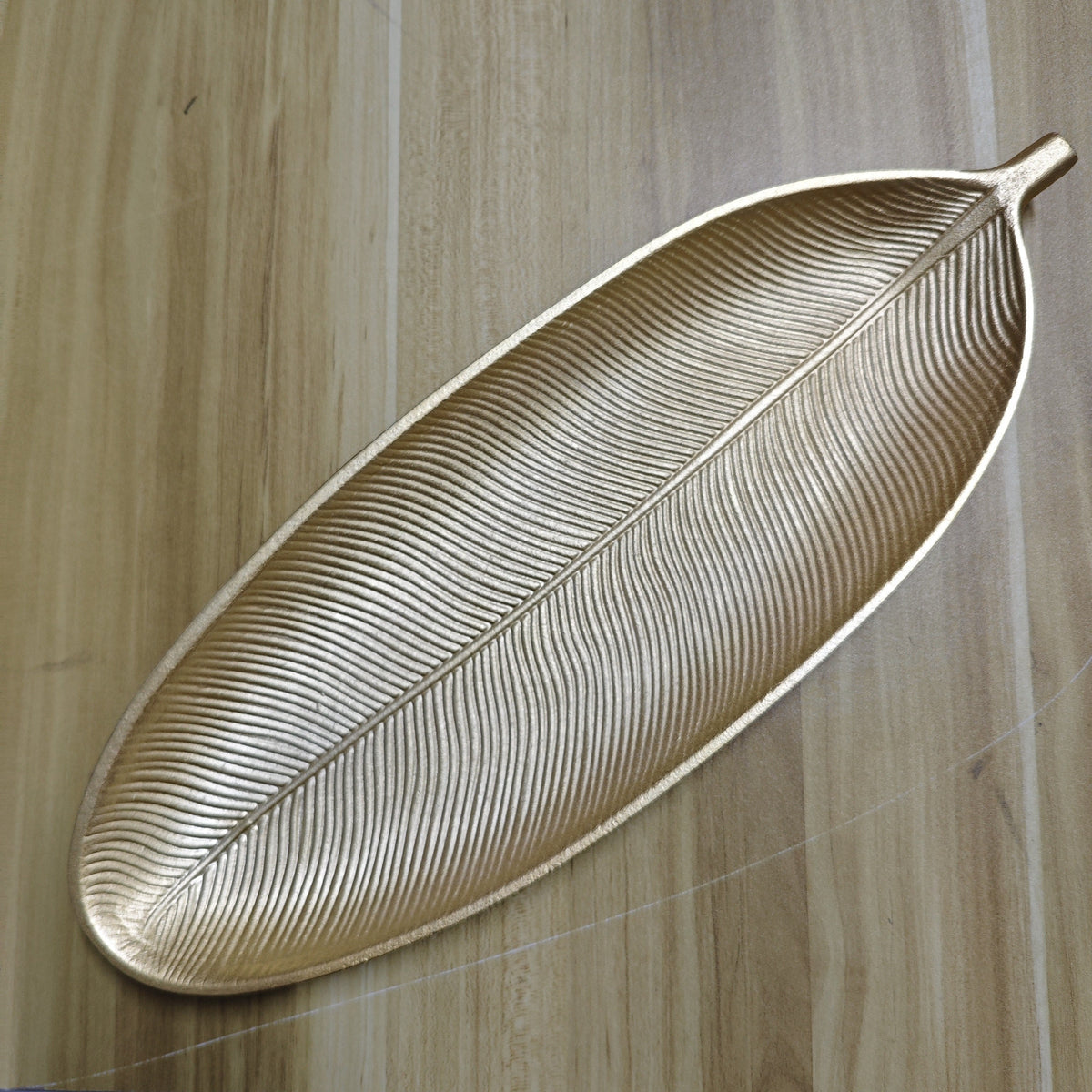 LeafWood - Leaf-Shaped Wooden Serving Tray