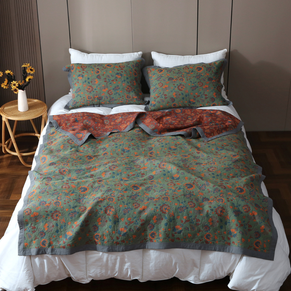 Gothel - Retro Floral Blanket for a Vintage Vibe