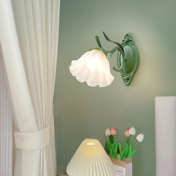 LilyGlow - Elegant Nature-Inspired Wall Sconce
