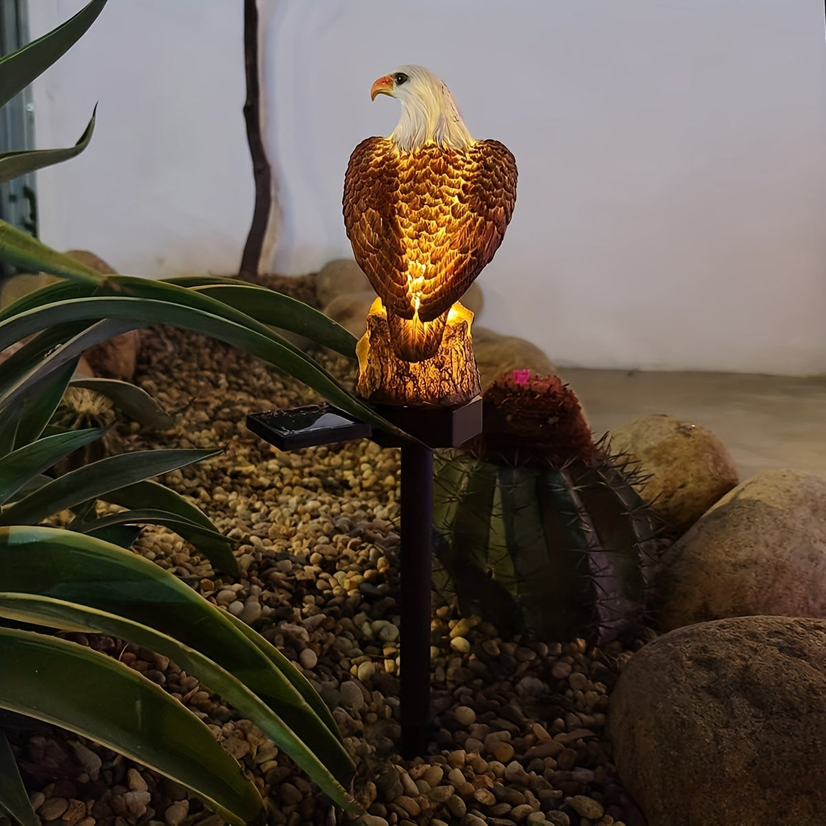 SolarGlow Eagle - Solar Garden Lamp with Eagle Design