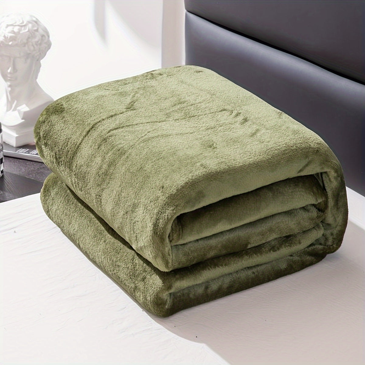 UrsaWeave - Soft Warm Flannel Throw for All Seasons
